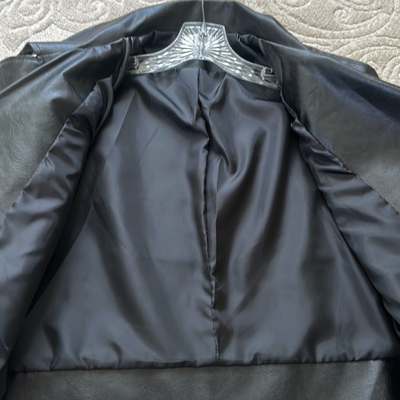Jacket - Picture 4 of 6